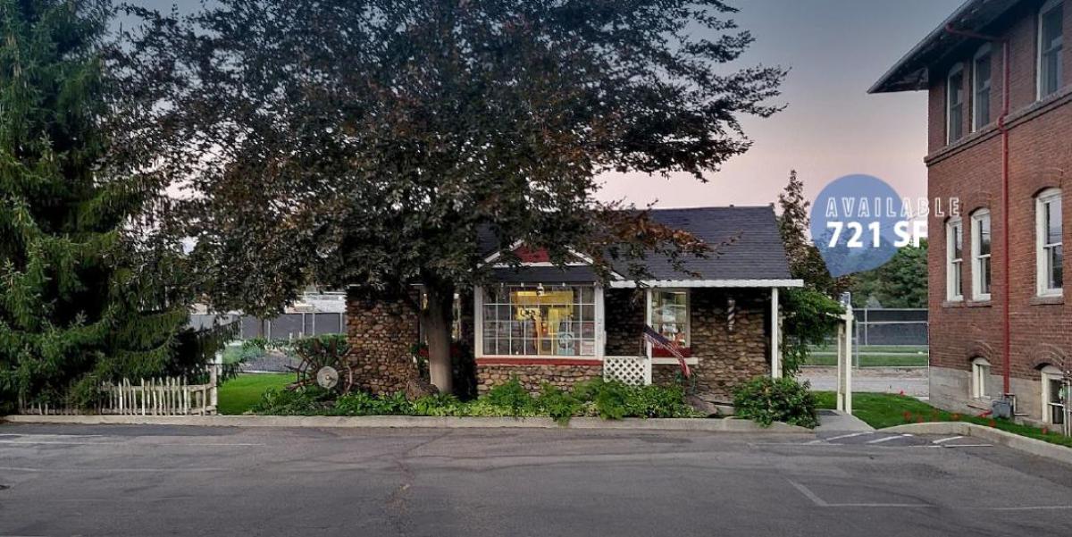 Image of 210 Broadway